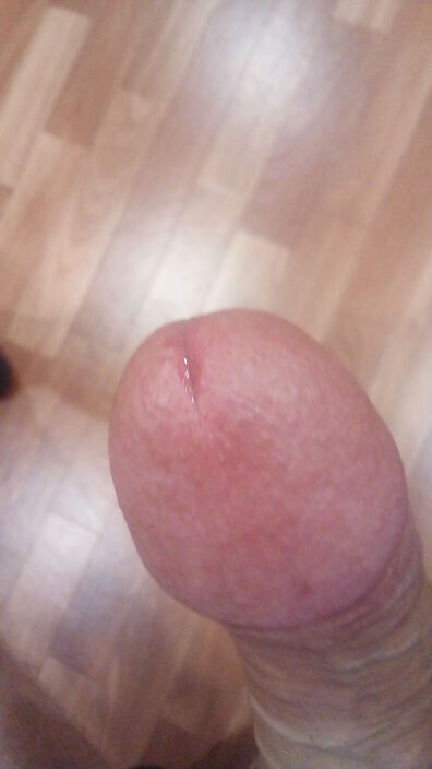 В себе уверен.