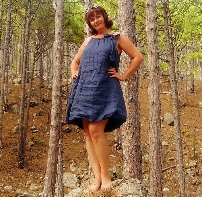 Ланочка под платьем голенькая