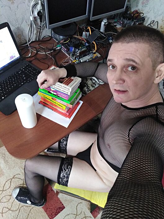 Купил свечу,буду устраивать ужин и секс при свечах