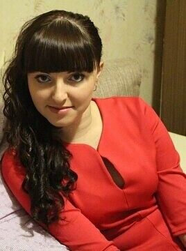 Юлия Белова в красном!