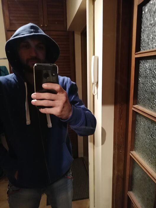 Инкогнито почти