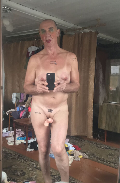 Наташка с длинным дилдо