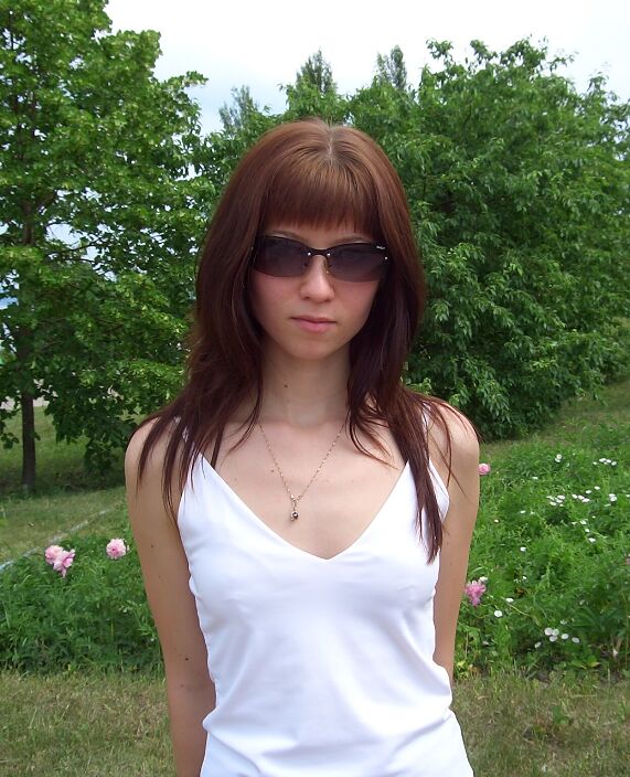 Без лифчика
