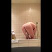 Cтоп-кадр из видео в ванной..