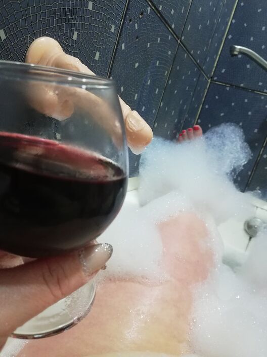 Сейчас буду баловать свою попку