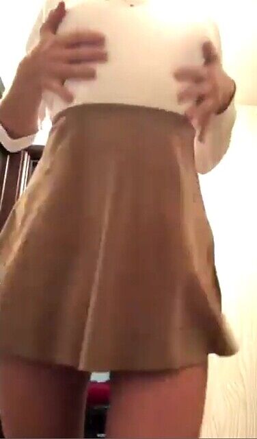 Коленях трусах крупно