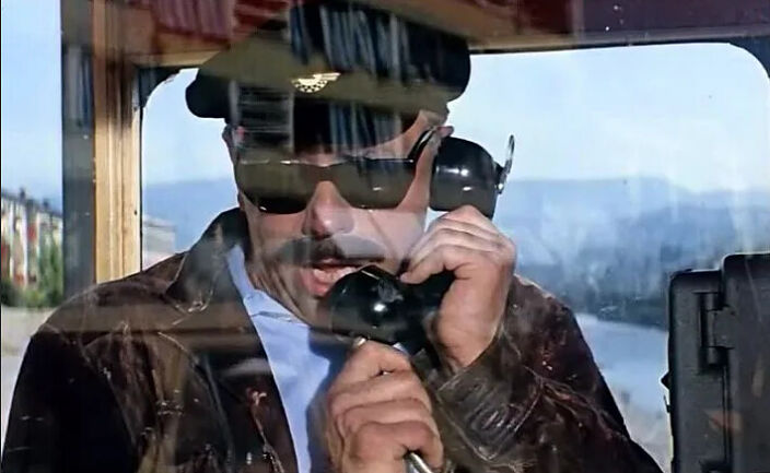Алё, шеф? Это я, Лёлик!