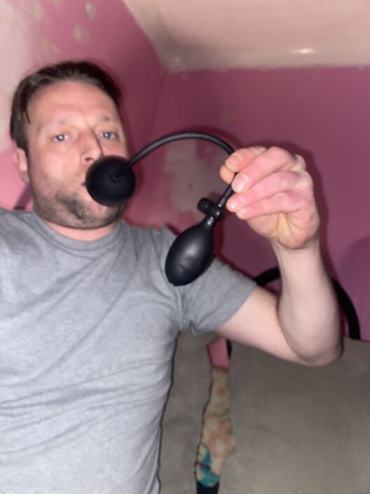 Myself with a anal plug sex type