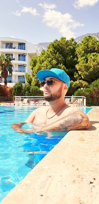 Познакомимся ?