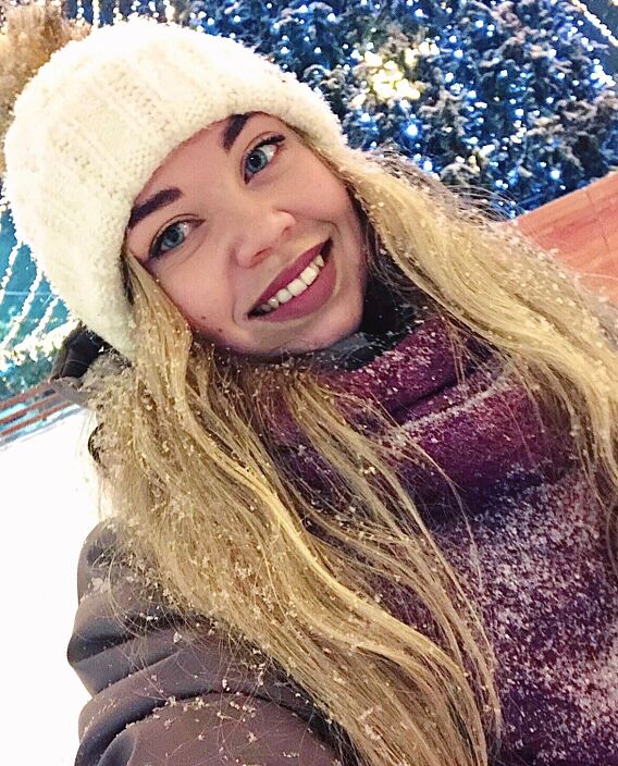 Довольная блядь)