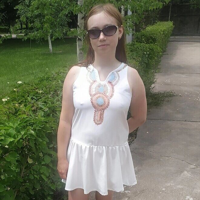 Люблю одевать сарафанчики на голое тело