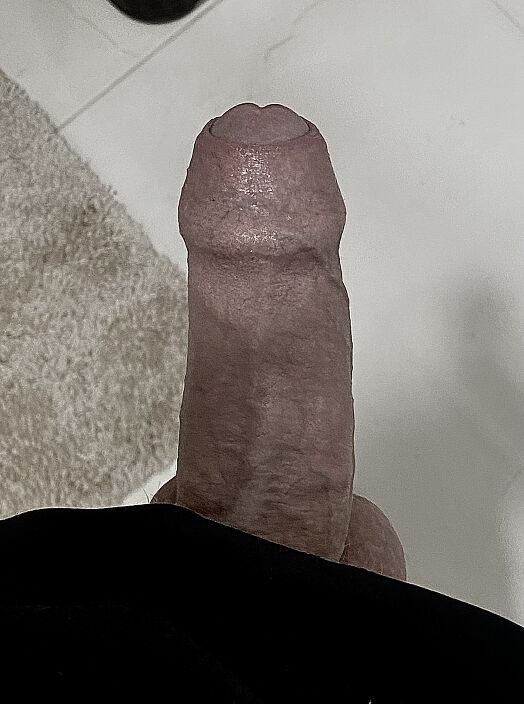 он хочет ласки(