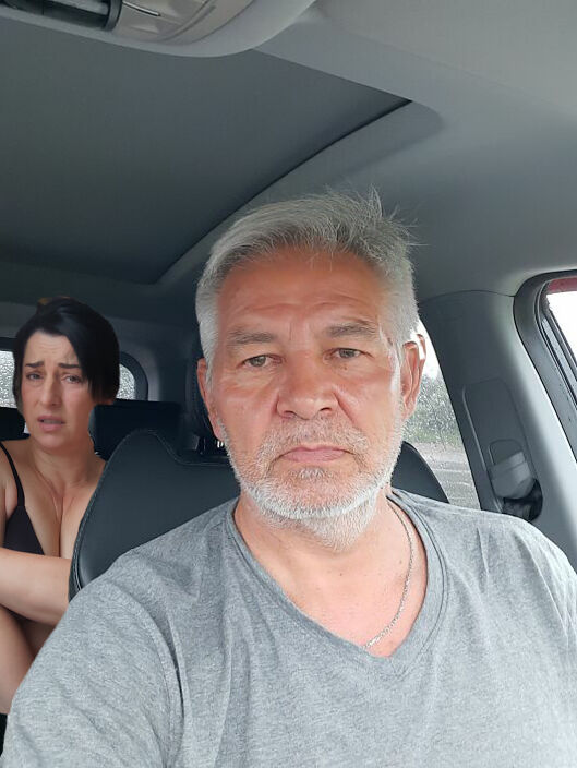 ОТИМЕЛ В СРАКУ