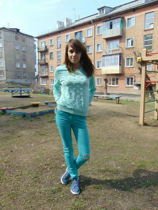 Во дворе)