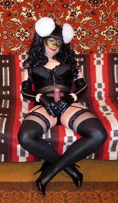 Хочешь пососать вкусняшку?