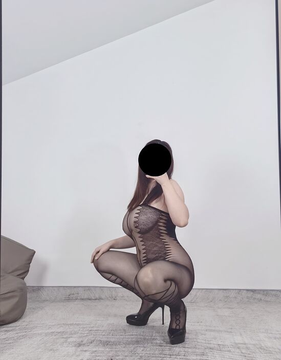 milf, hotwife, exposed, bbw, chubby, stockings, nylons,