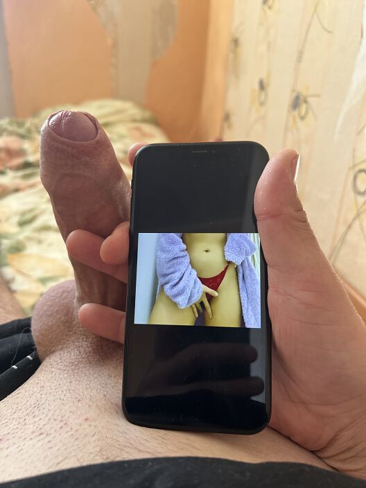 Попросила подрочить на ее видео