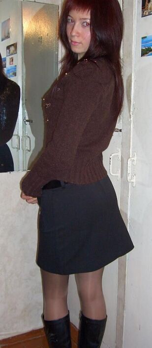 Скромница с порванной попкой