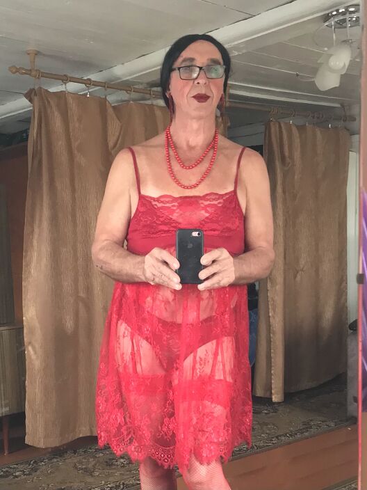 Natali в красном