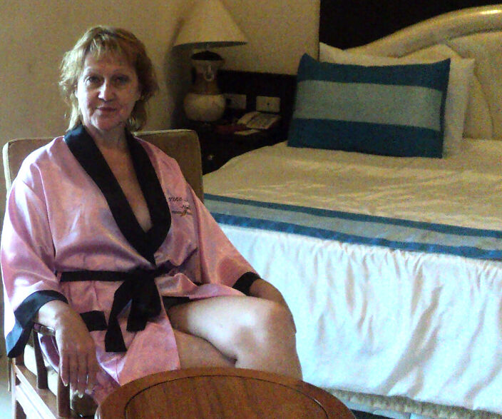 пригласили в гостиницу