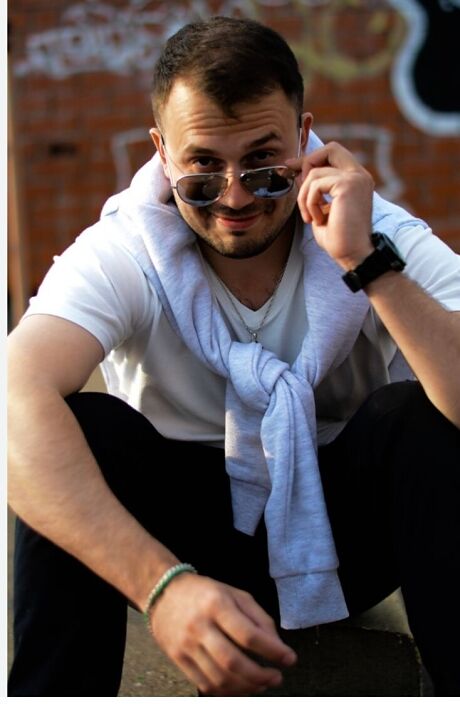 Уверен тут будут интересные и реальные люди,а не виртуал