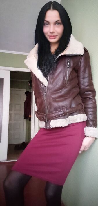 Шлюха собралась на выезд)