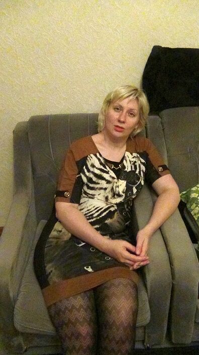 готовится к стриптизу