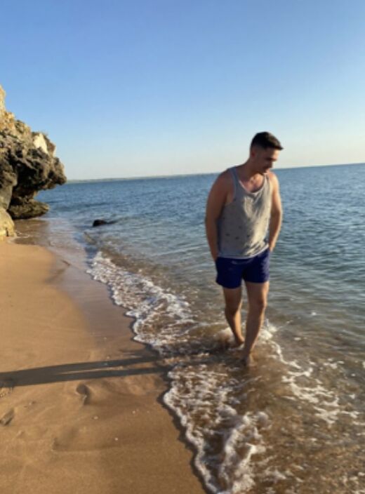 Всё нет тебя)