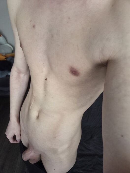 Побрил лобок