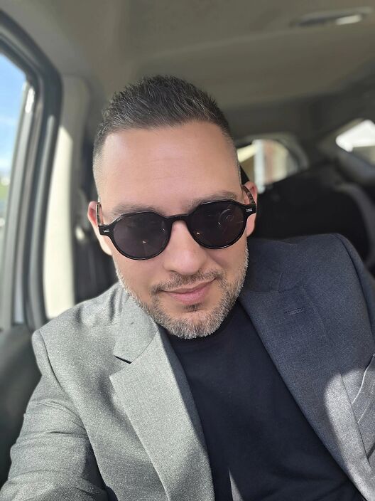 Mr.M