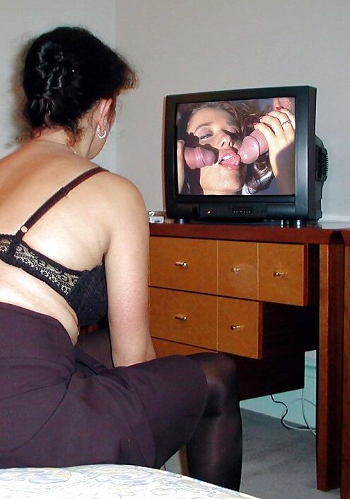 Жена смотрит порно
