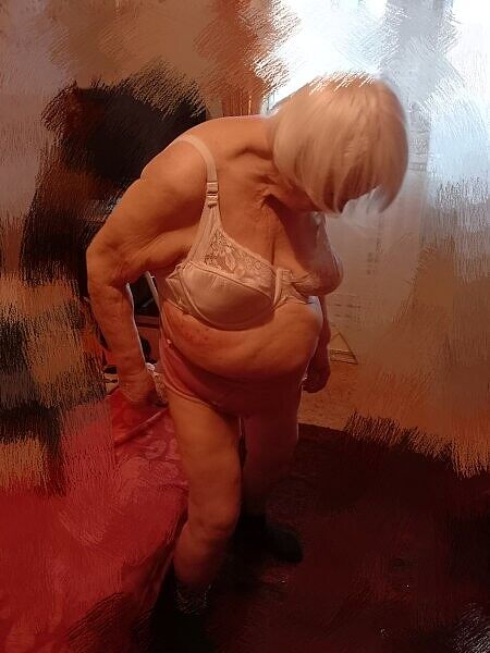 в гостях раздели сучку