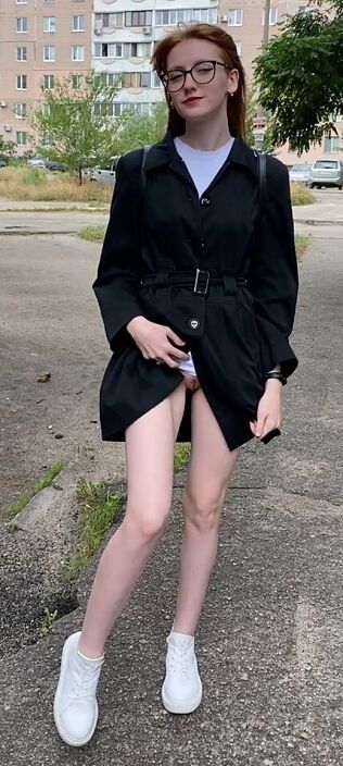 спецыально не одела трусики