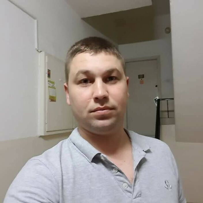 И это я