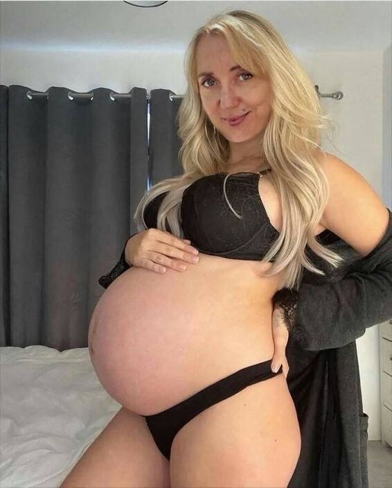 Лена беременная