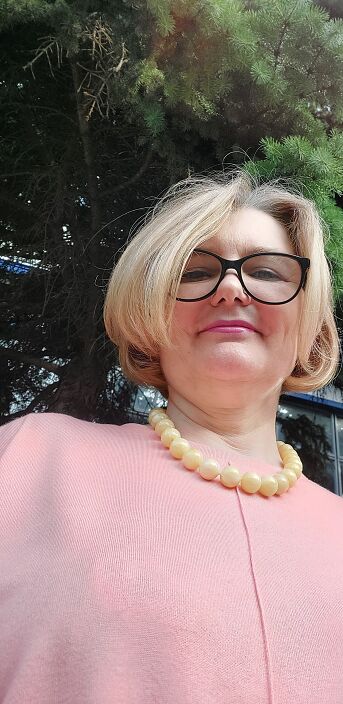 Инна в бусах