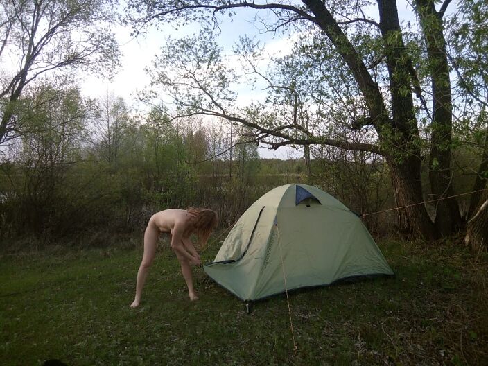 с палаткой / with tent