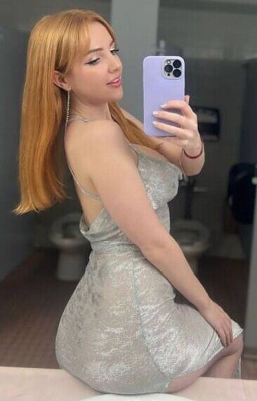 В туалете клуба.