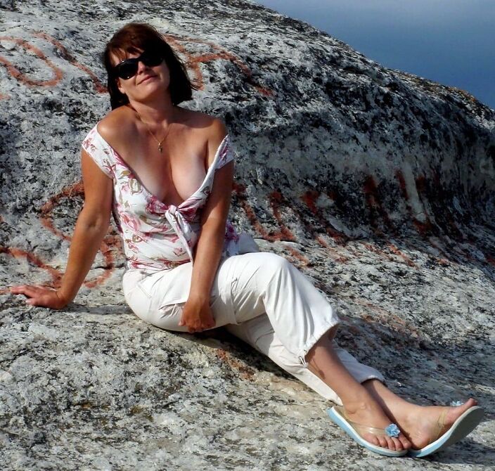 Нескромное декольте