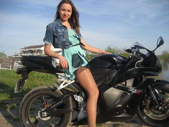 у меня под юбочкой