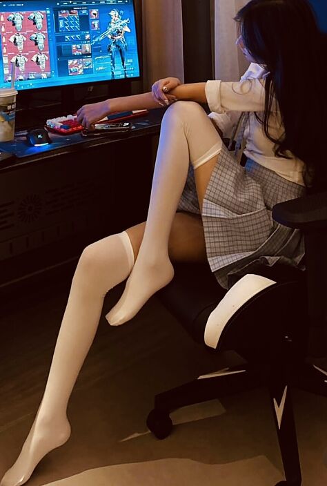 Форточка в чулочках