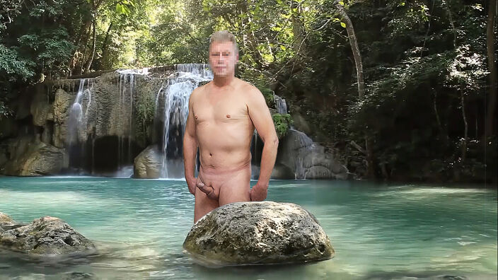 У ВОДОПАДА