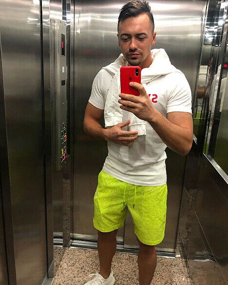 ЛИФТ СЛОМАЛСЯ )))))