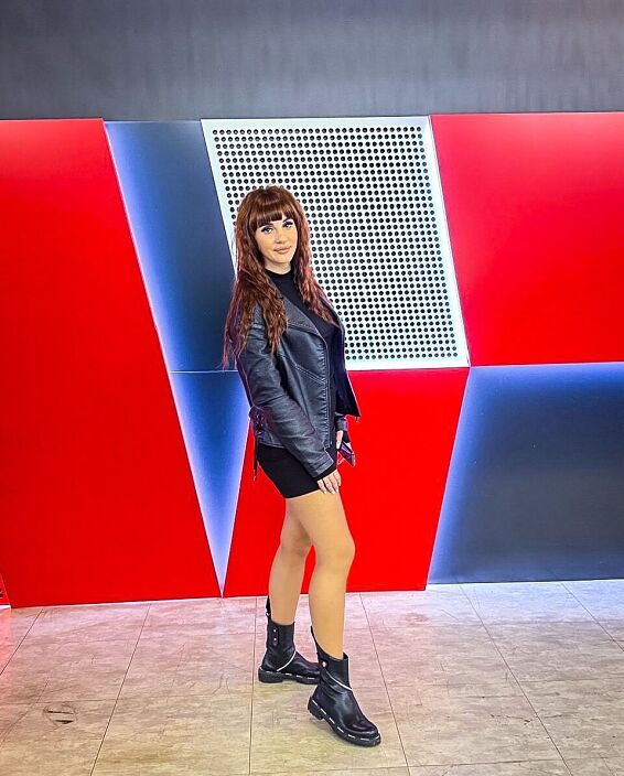 Как мои ножки?)