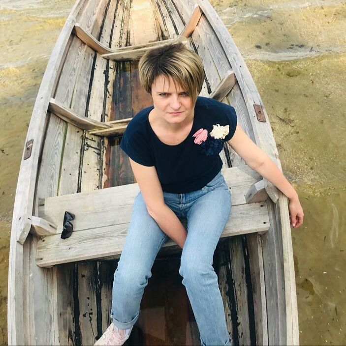 ****