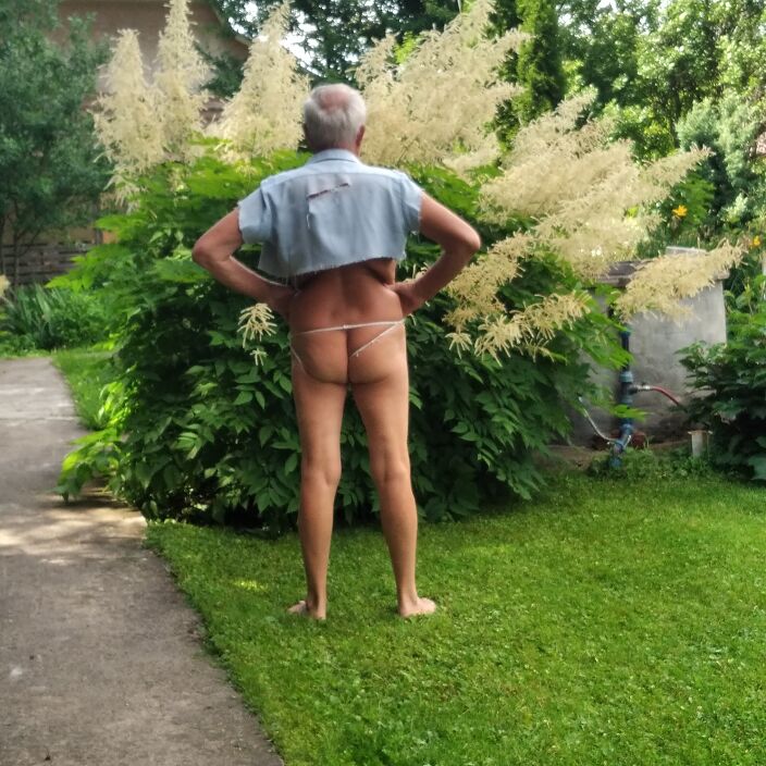 На даче