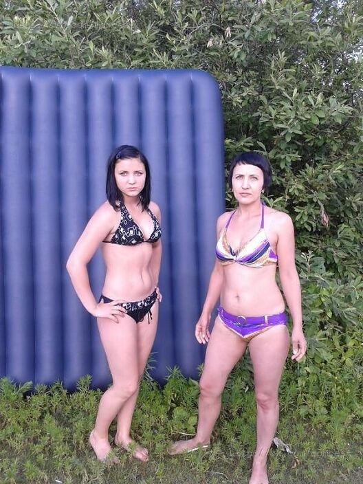 Подруга с мамой