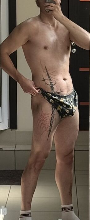 В зале