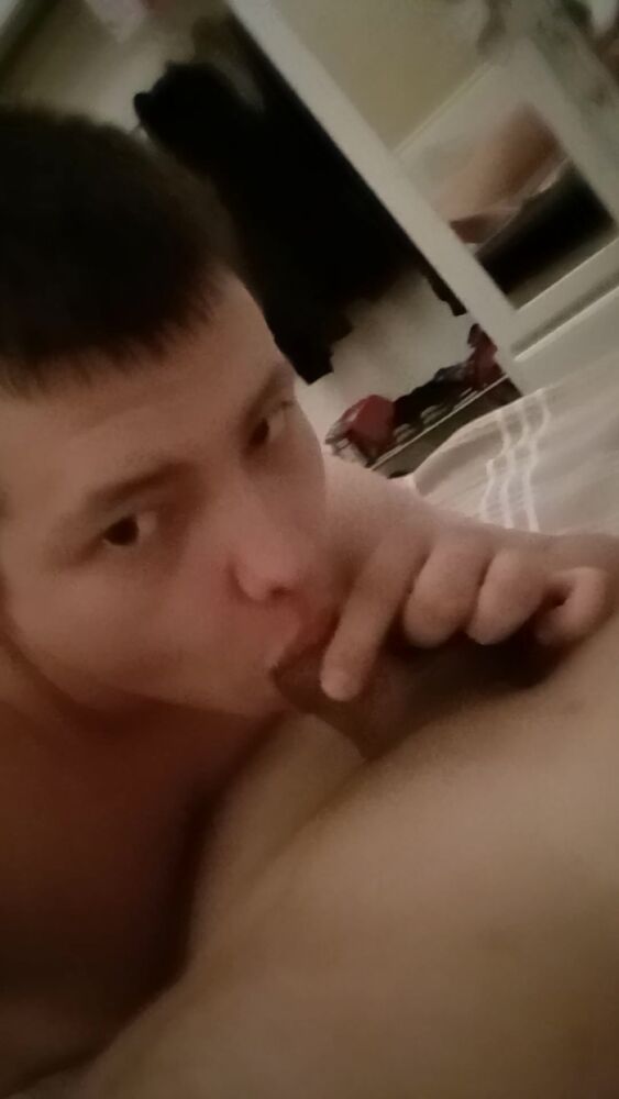 Я очень люблю члены, а уж тем более люблю их сосать