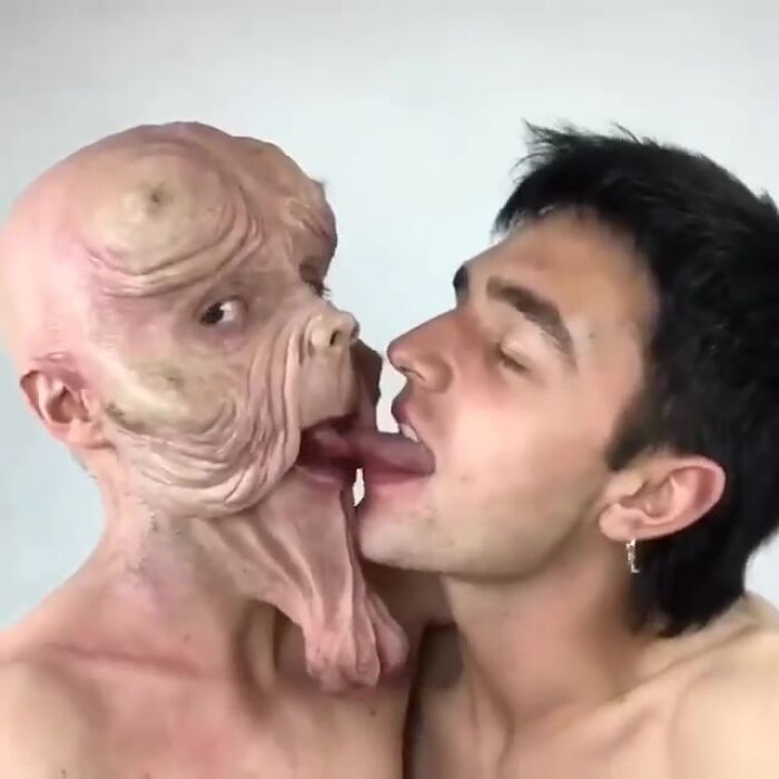 Геи стебаются